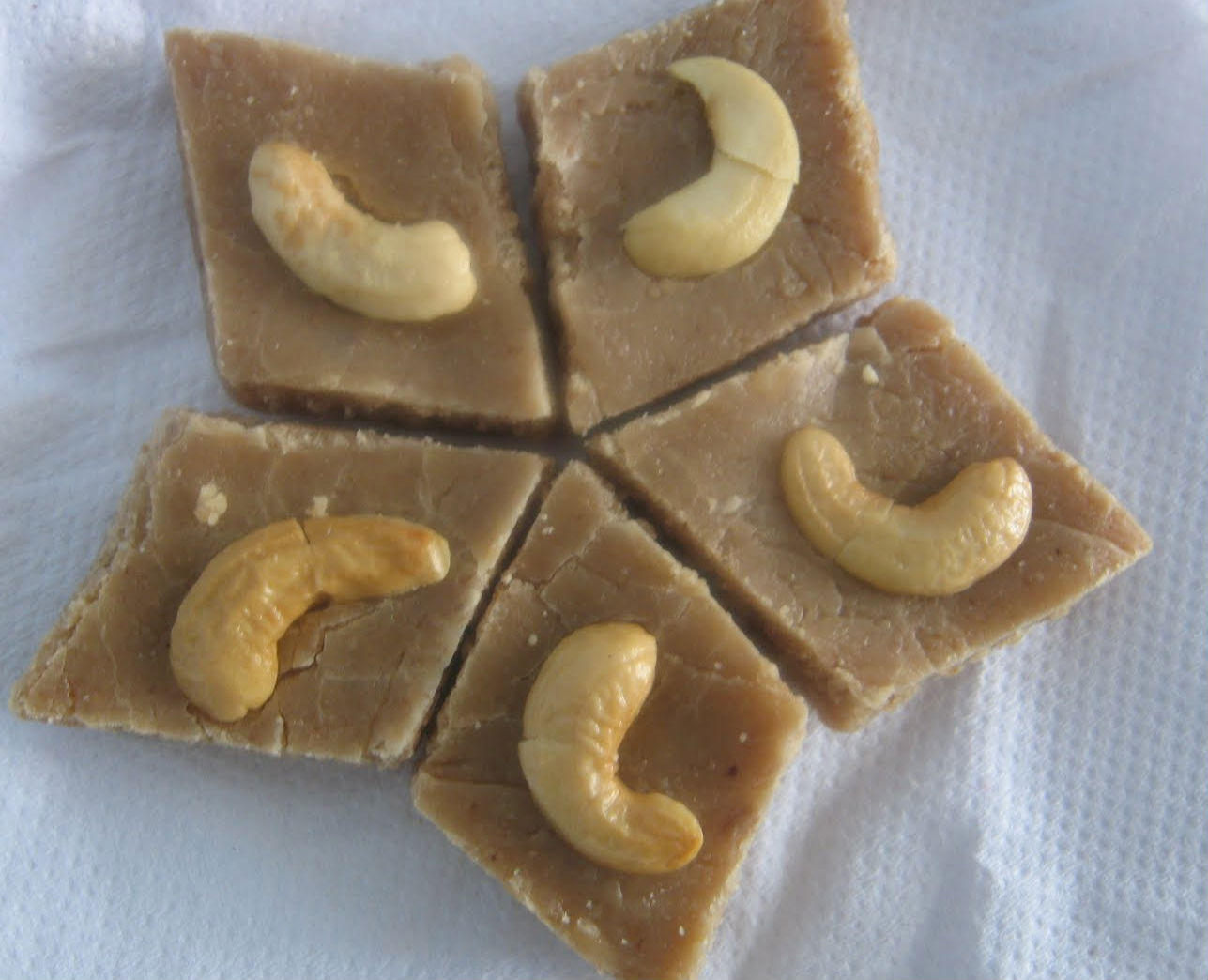 Singhare ki burfi